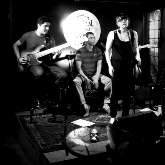 Concierto en el Búho Real para el ciclo de poesía dialogada LAS MUSAS SE MUDAN, Madrid, 2015.